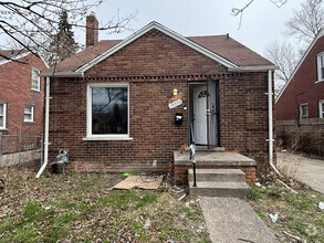 Building Photo - 19376 Hamburg St