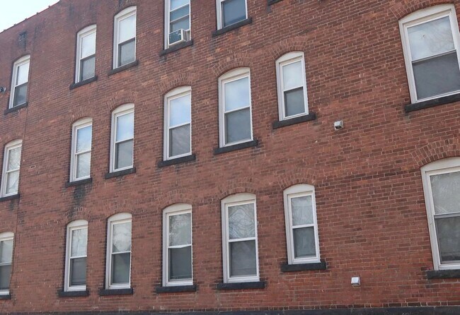 Foto del edificio - 90 Chadwick Ave