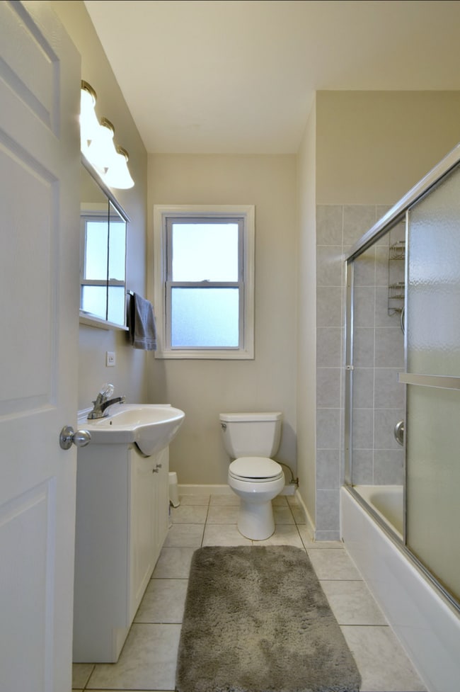Bathroom - 2146 N Campbell Ave