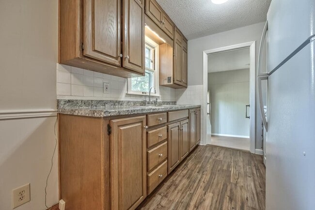 Building Photo - 2435 S 47th St