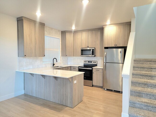 Foto del edificio - Modern Comfort in the Heart of SE Portland — 3 Bed, 2.5 Bath Home!