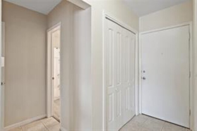 Foto del edificio - 1801 NE 62nd St