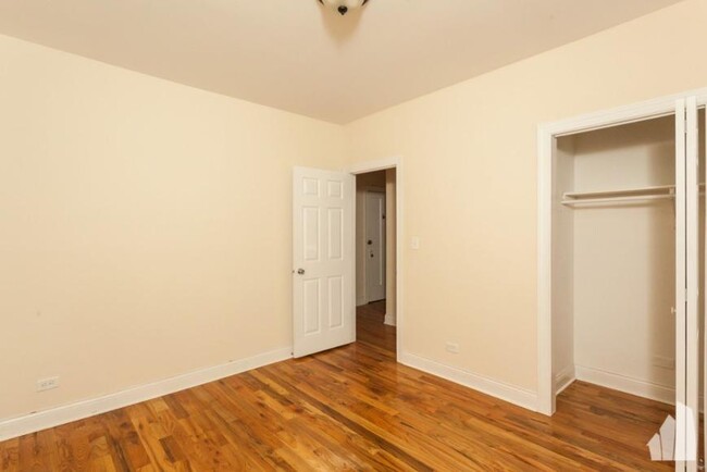 Foto del edificio - 1 bedroom in Chicago IL 60657