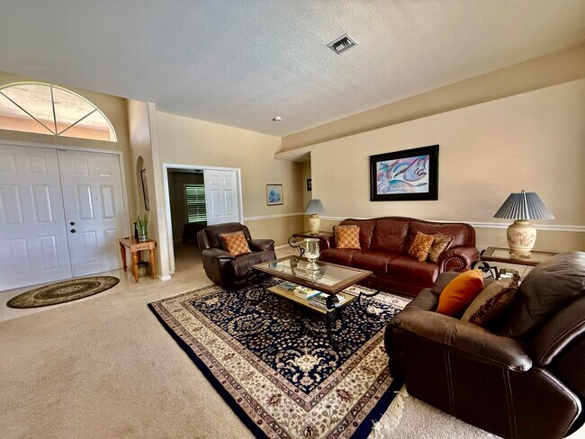 Building Photo - 2810 SE Tate Ave