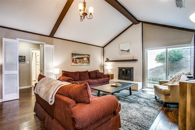 Building Photo - 2212 Placid Dr