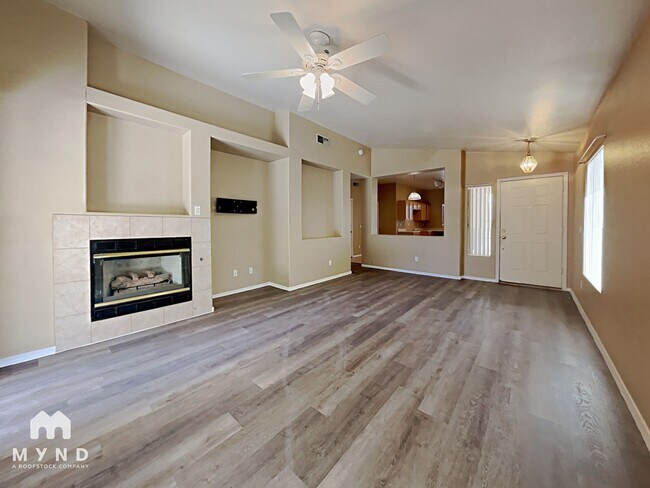 Building Photo - 685 E Cantebria Dr