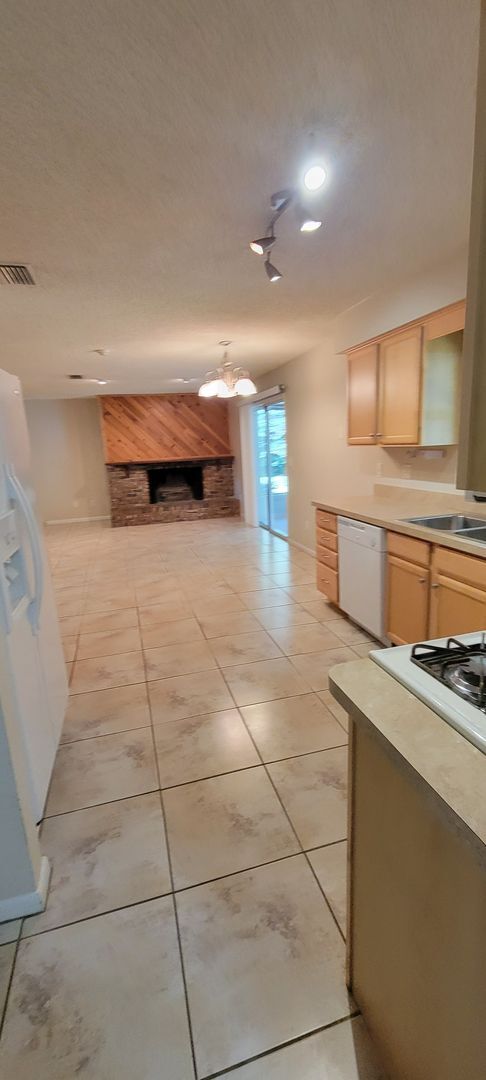 Foto del edificio - 2220 NW 14th Ave