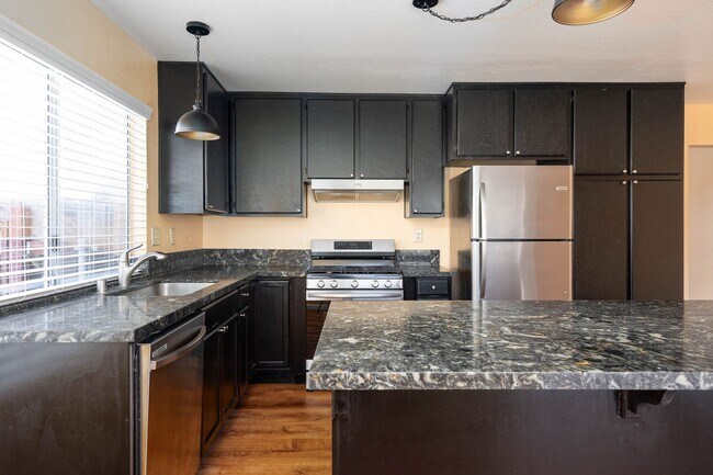 Foto del edificio - Perfectly Located, Updated 3 Bedroom Mira Mesa Home