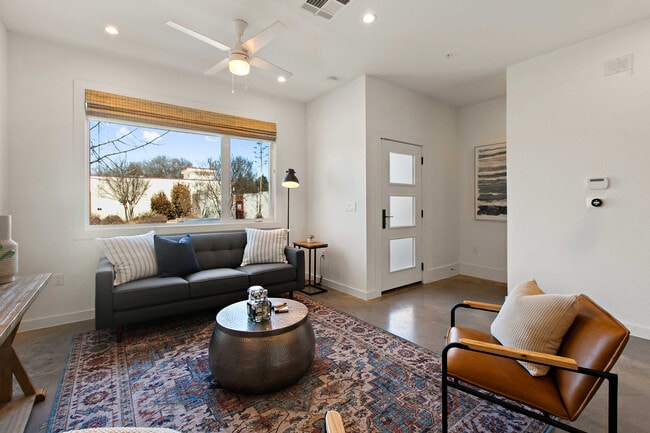 Building Photo - 1931 E 38th 1/2 St