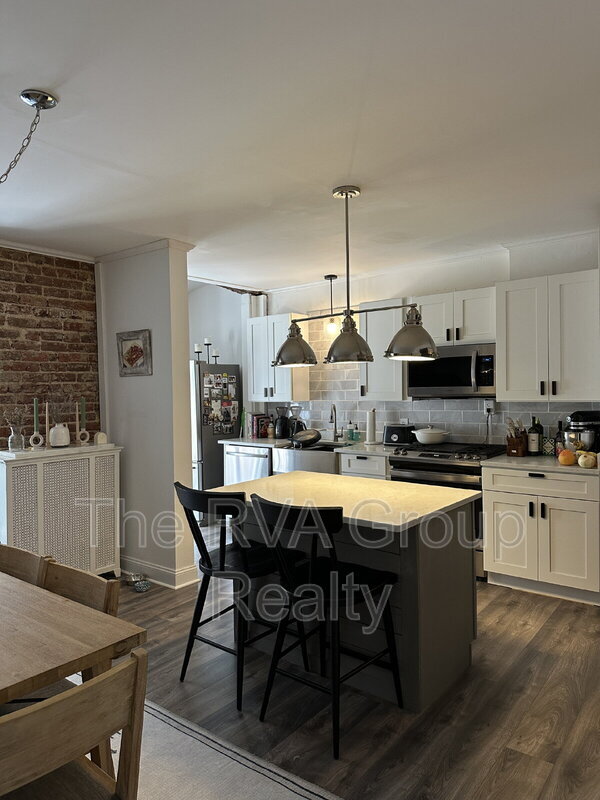 Building Photo - 2617 Parkwood Ave