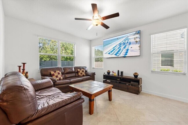 Foto del edificio - 8166 Crescent Oaks Dr