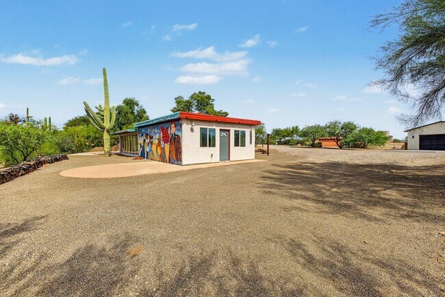 Foto del edificio - 2845 N Silver Spur Dr