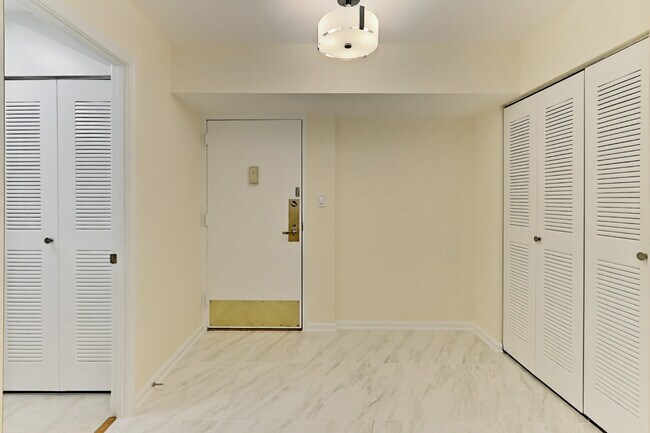 Foto del edificio - 3800 Powell Ln