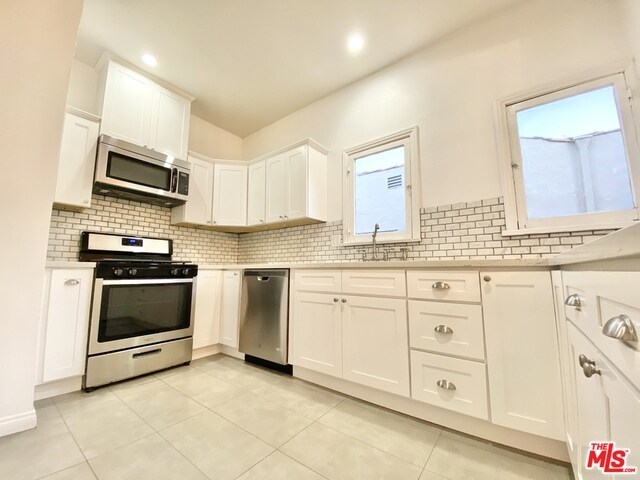 Building Photo - 352 N Sierra Bonita Ave