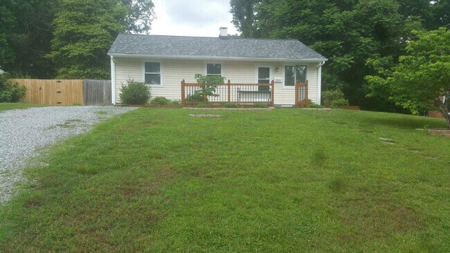 Foto del edificio - Move in Ready!!