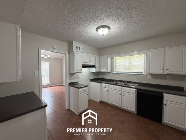 Building Photo - Newly Renovated 3BR/2BA in 38135 | Vaulted Ceilings, Fireplace & Formal Dining