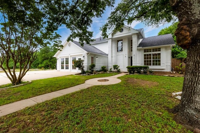 Foto del edificio - 1002 Oakridge Dr