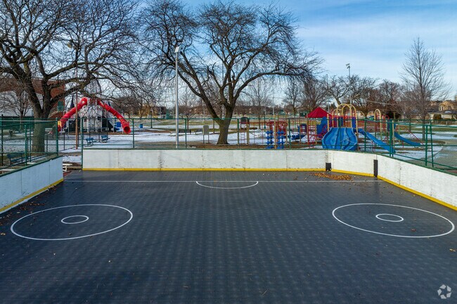 Norridge Park In-Line Hockey Rink is a fun amenity for hockey players in Harwood Heights.