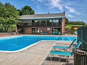 Building Photo - Club at Highland Park