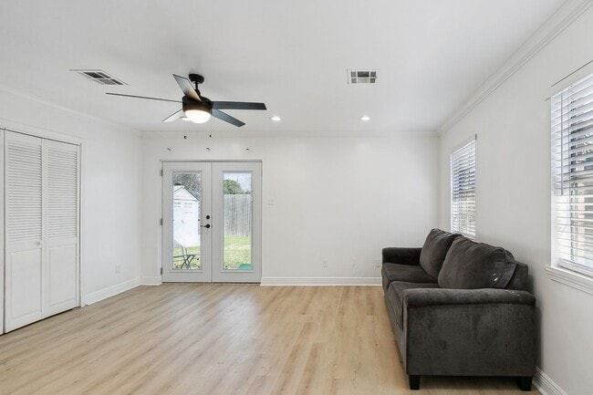 Building Photo - 4659 Dart St