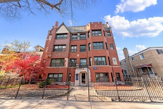 Building Photo - 4614 N Paulina St