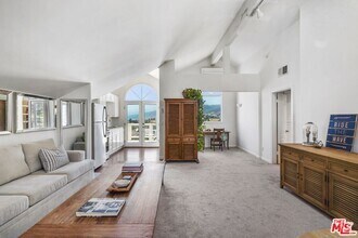 Building Photo - 29355 Heathercliff Rd