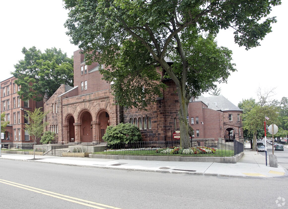 Foto principal - 714 Main St