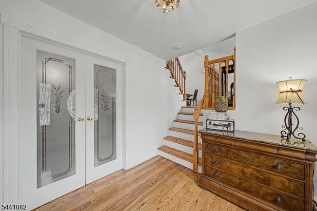 Building Photo - 23 Distler Ave
