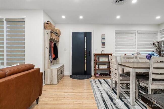 Foto del edificio - 3521 Forest Ave