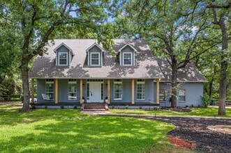 Building Photo - 711 Majestic Oaks Dr