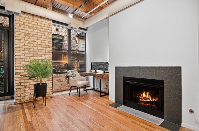 Building Photo - 375 W Erie St