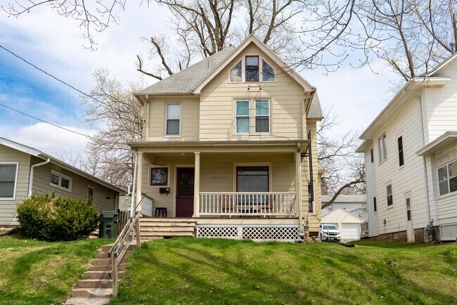 Building Photo - 518 S Lucas St
