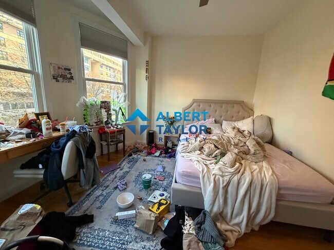 Foto del edificio - 1029 Tremont St