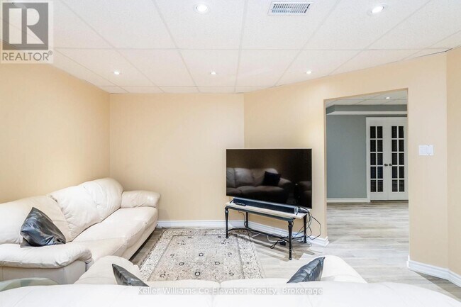 Photo du bâtiment - 5 Hallen Dr