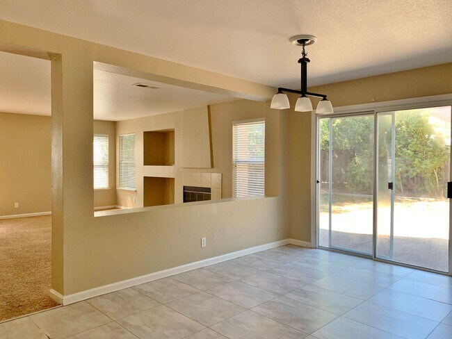 Foto del edificio - 4 Bedroom Home in Hollister