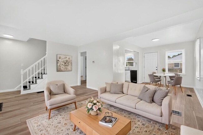 Foto del edificio - 176 Robinwood Ave