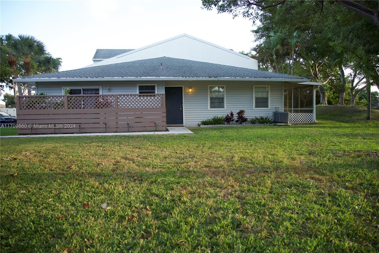 Primary Photo - 4934 S Hemingway Cir