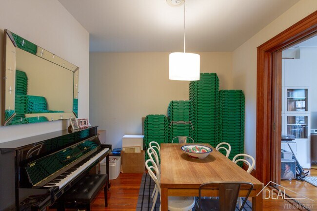 Building Photo - 461 3rd Street #2RR
