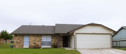 Building Photo - 1606 Daude Ave