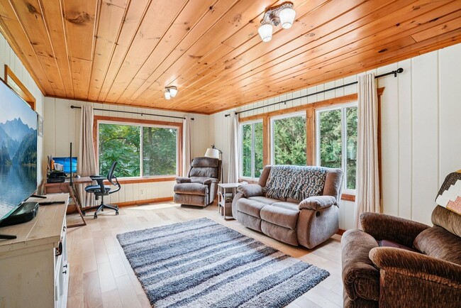 Foto del edificio - N3219 Cherry Rd