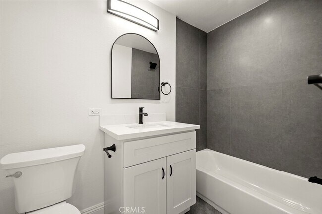 Foto del edificio - 1324 S Oakhaven Dr