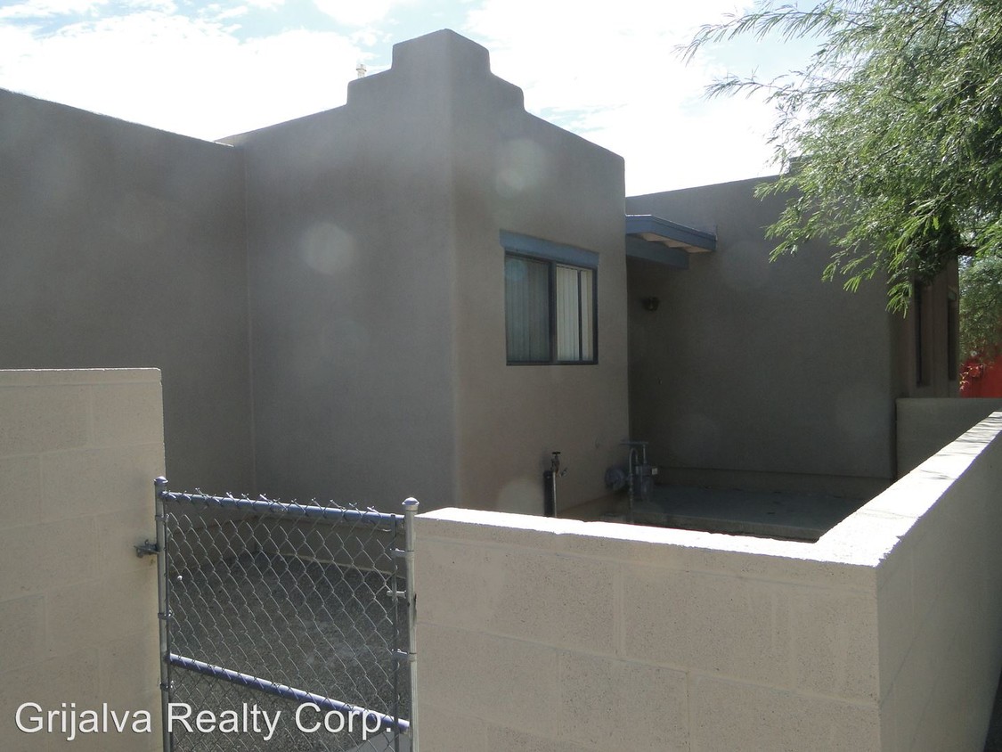 Primary Photo - 1255 N 14th Ave