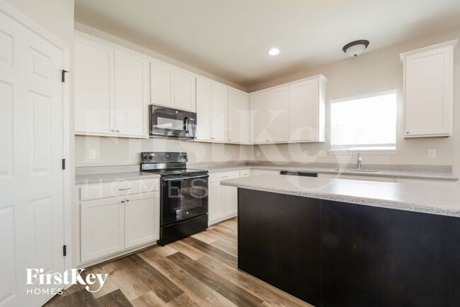 Building Photo - 3248 Charlestowne Crossing Dr