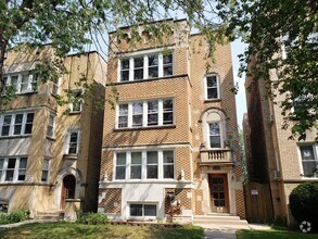 Building Photo - 5747 N Spaulding Ave