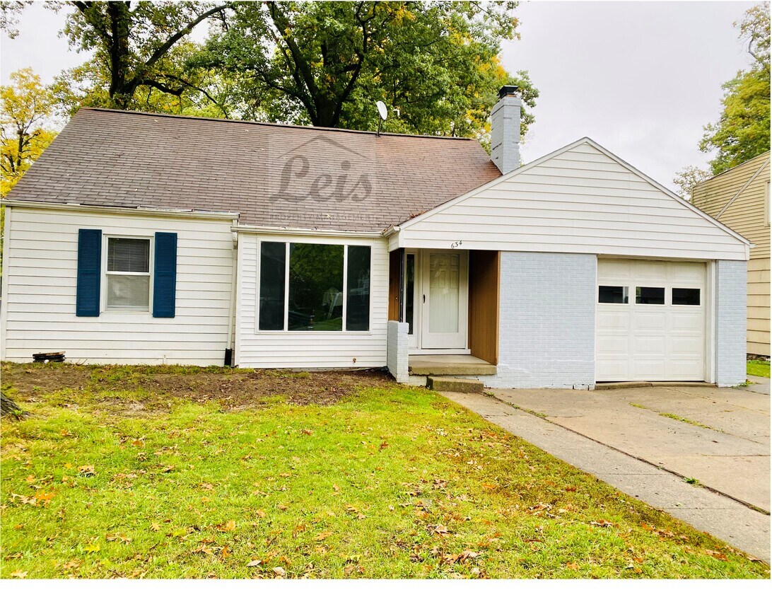 Primary Photo - 634 Maple St