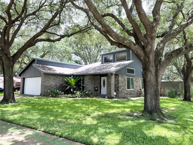 Foto del edificio - 3215 Keywood Ln