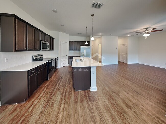 Building Photo - 4455 Reisswood Loop