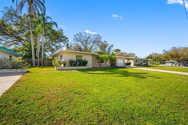 Foto del edificio - 1411 Pine Brook Dr
