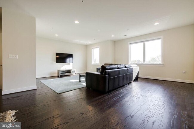 Foto del edificio - 1224 Main Line Blvd