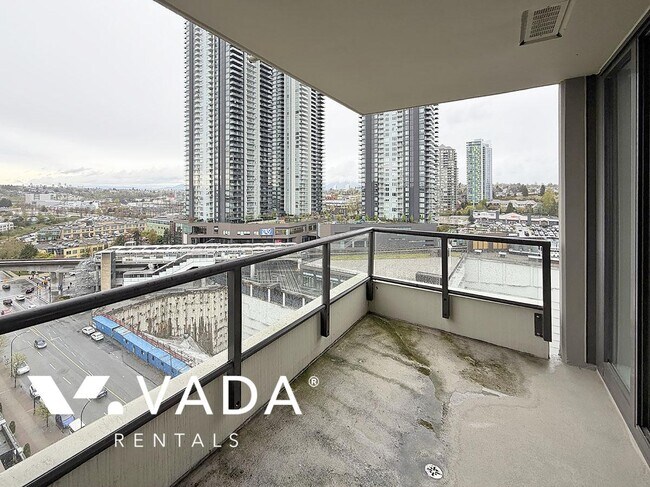 Photo du bâtiment - Tandem 2 BR APT Rental 1706-4182 Dawson St Burnaby: VADA